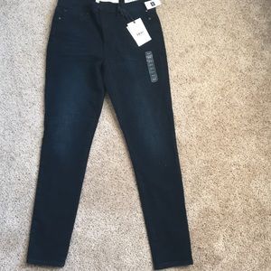 *NEW WITH TAGS* GAP True Skinny jeans